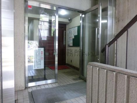 正面入口の自動扉です