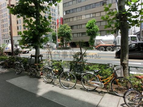 物件入口から見た周辺です