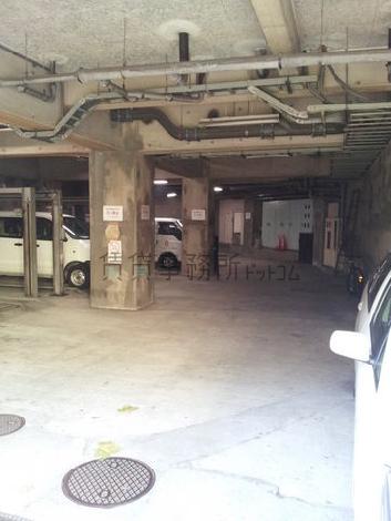 駐車場が建物に完備されています