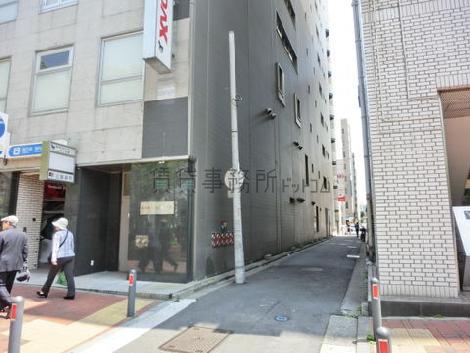 隣接する脇道