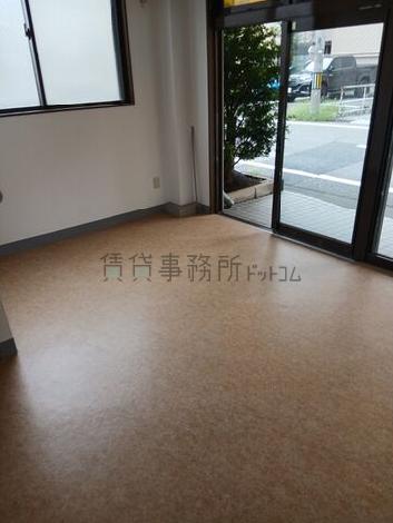 ひまわりビルの室内