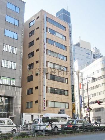 通りを一望出来ます