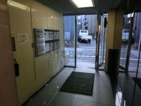 明るく広いエントランスです