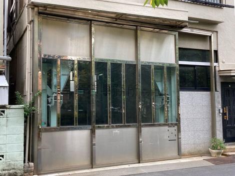 正面玄関
