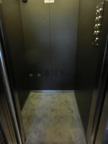 EV内はとてもシックな内装です