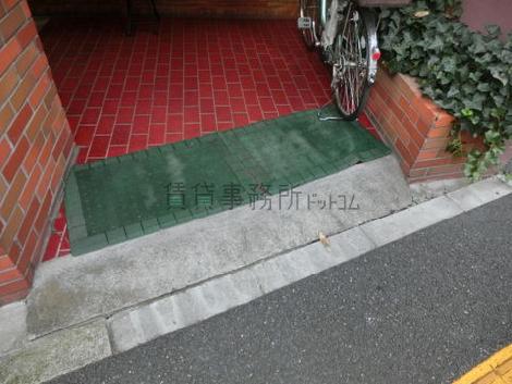 多少ではございますが、段差があります
