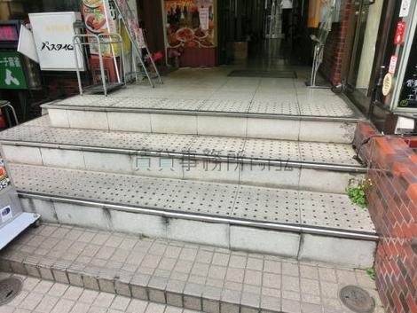 エントランスの階段です