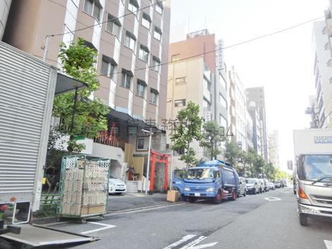 両国橋方面へ向かう公道です