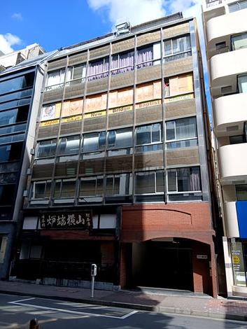 日工薬会館ビルの外観写真