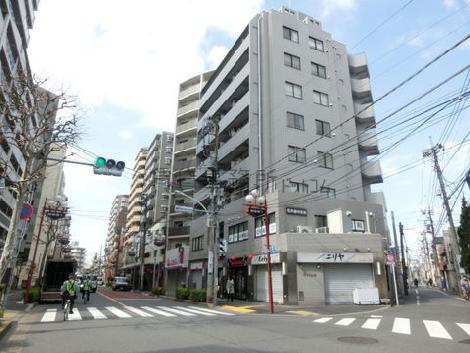 Y字路の角地です