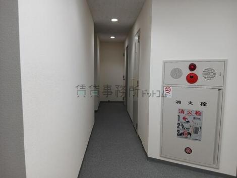 厚木国際ビルの廊下