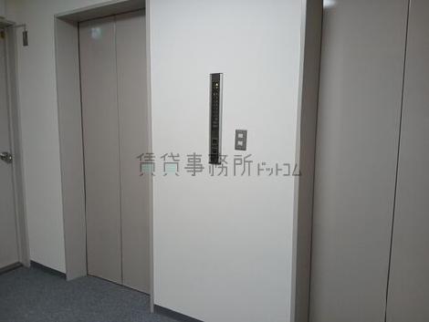 厚木国際ビルの廊下