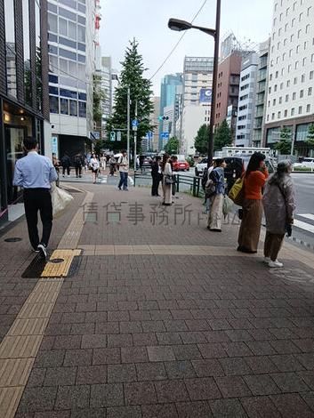 建物前歩道