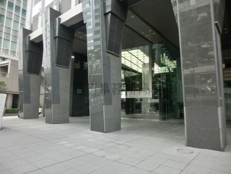 正面入口付近です