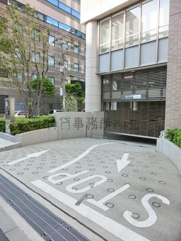 パーキング出入り口