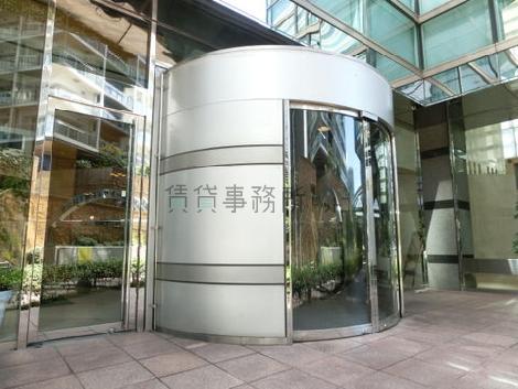 北西側の円形玄関