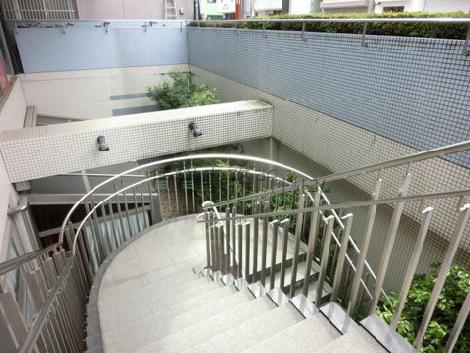 丸い階段踊り場