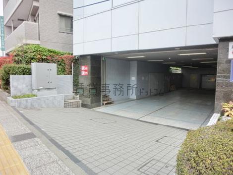パーキング出入り口