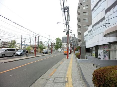 並行して青梅線が通ります