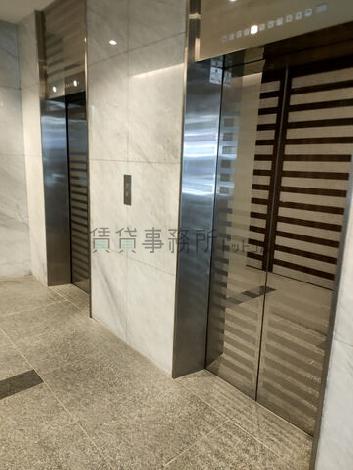 エレベーターは２基