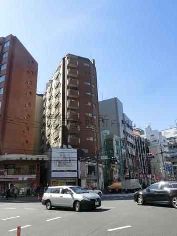 鶯谷日伸ハイツの外観写真