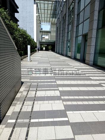 出入口付近