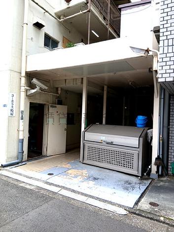 正面玄関