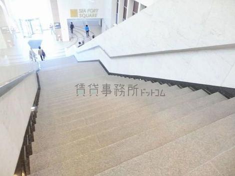階段上からの様子
