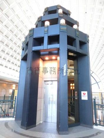 乗り場前