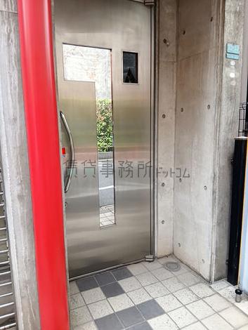 正面玄関
