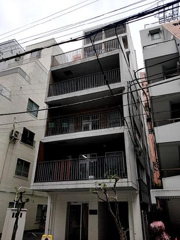 エルスタンザ新宿御苑の外観写真