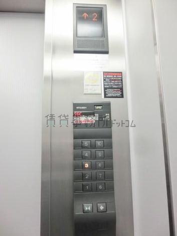 エレベーター内の操作面