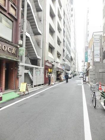 見通しの良い背面通り