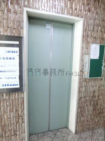 乗り場前