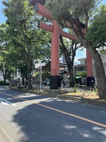 氷川参道の目の前