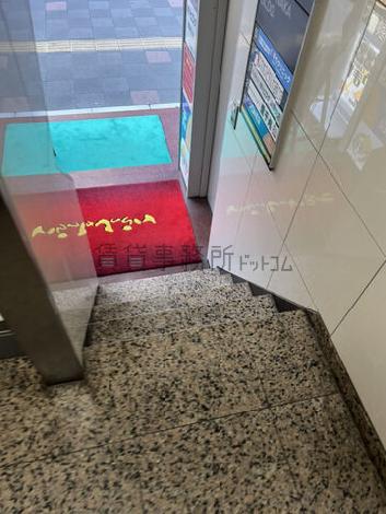 エレベーター手前に段差あり