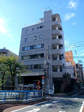石綿ビルの外観写真