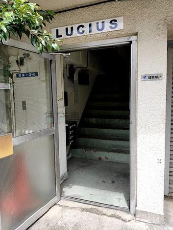 正面玄関