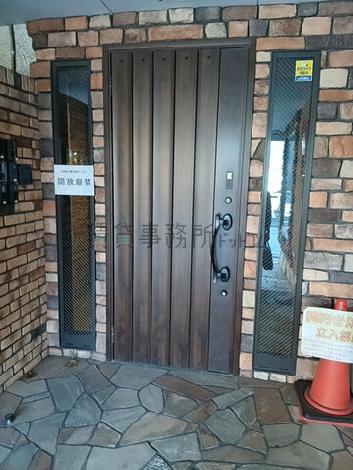 正面玄関