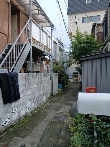 この先に当該物件