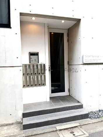 正面玄関