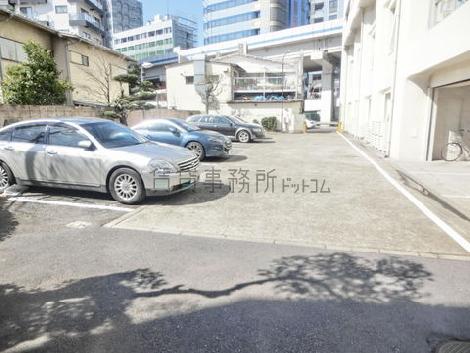 広い駐車場