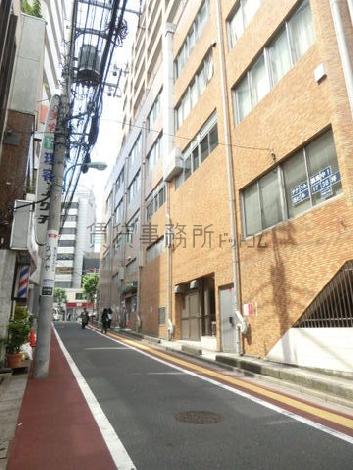 背面通り奥からの見え方
