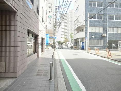 前面通りの様子