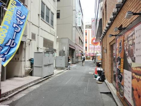 背面通り