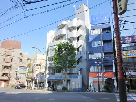 通りが一望で出来ます