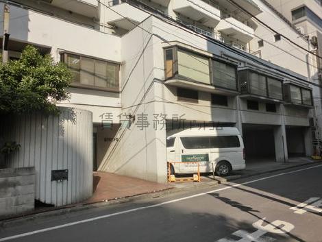 正面玄関前