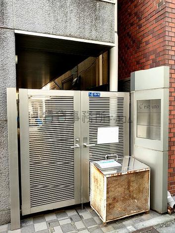 正面玄関