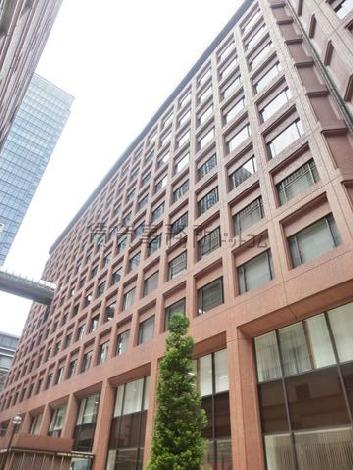 側面側からの外観