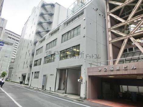地上6階建ての物件です